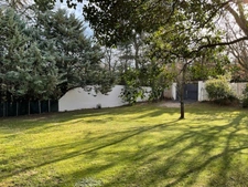 Dpt Bouches du Rhône (13), à vendre AIX EN PROVENCE maison de plain pied de 125 m² agrandissable sur 2000m2 avec piscine pool house et  garage