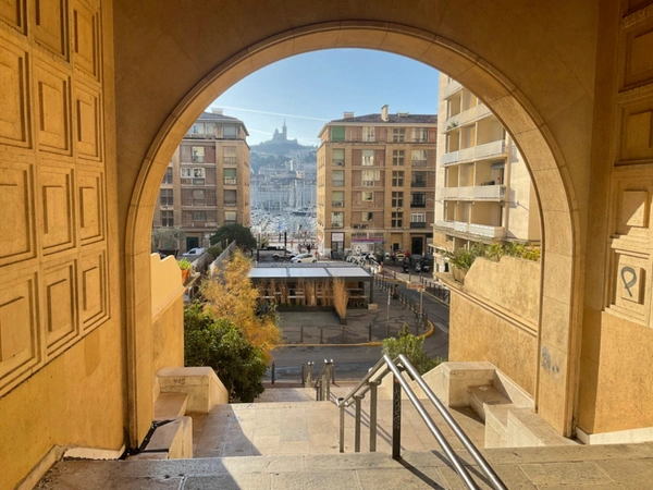 Dpt Bouches du Rhône (13), à vendre MARSEILLE 2EME ARRONDISSEMENT appartement T1 de 31 m²  habitables