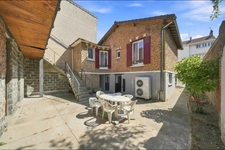 VITRY SUR SEINE (94) - MAISON - 4 PIECES - BATIMENT ANNEXE - ACTIVITE COMMERCIALE POSSIBLE