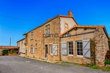 49300 Cholet - corps de ferme – 4 ha – Potentiel gîtes ou maison d'hôtes - revenus fonciers et locatifs - charme de l'ancien - dépendances