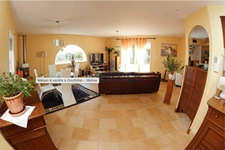 16200 COURBILLAC - MAISON PLAIN-PIED – 2006 – 103 M² – 3 CHAMBRES – VÉRANDA – TERRAIN 1355 M² – CLÔTURÉ ET ARBORÉ – PANNEAUX PHOTOVOLTAÏQUES – GARAGE – PARKINGS