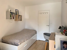 - 78350 - JOUY-EN-JOSAS - PARC DE DIANE - APPARTEMENT - 5 PIÉCES - 4 CHAMBRES - PROCHE HEC - CALME - PISCINE - PARKING - GARE