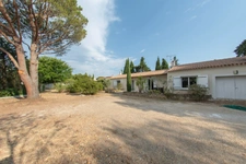 LES ANGLES (30133) – MAISON INDIVIDUELLE DE PLAIN-PIED – 4 CHAMBRES – JARDIN PISCINABLE – TERRAIN CONSTRUCTIBLE – GARAGE