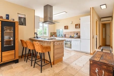 PLAISSAN (34230) – ENSEMBLE IMMOBILIER – 5 APPARTEMENTS – TERRAIN 1 055 M² – PISCINE – POTENTIEL LOCATIF