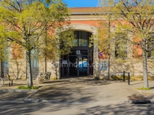 ARLES (13200) – LOCAL PROFESSIONNEL – 66 M² – 3 CABINETS – CHARME DE L’ANCIEN – PARKING – ASCENSEUR – AMÉNAGEMENT POSSIBLE