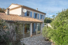 PARDAILHAN – MAISON FAMILIALE – 5 PIÈCES – PISCINE – VÉRANDA – TERRAIN CLOS 4973M² – PANNEAUX SOLAIRES – CALME – CLIMATISATION – CHAUFFAGE BOIS
