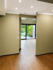 AUMELAS (34230) – MAISON CONTEMPORAINE – 5 CHAMBRES – PISCINE – TERRAIN DE 1 650 M² – CALME – SANS VIS-À-VIS – GARAGE