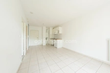 MONTPELLIER (34080) – APPARTEMENT 2 PIÈCES – TERRASSE SANS VIS-À-VIS – VUE NATURE – CALME – PARKING SOUS-SOL – RÉSIDENCE RÉCENTE PMR