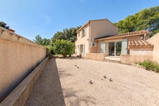 VILLENEUVE-LÈS-AVIGNON (30400) – MAISON INDIVIDUELLE – 5 PIÈCES – CALME ABSOLU – AUCUN VIS-À-VIS – PISCINE – BUREAU INDÉPENDANT