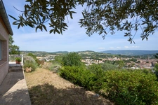 LIMOUX (11300) – MAISON D’ARCHITECTE – 5 PIÈCES – VUE PANORAMIQUE – PISCINE – GARAGE – GRAND TERRAIN CLÔTURÉ