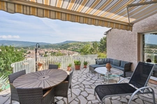 LIMOUX (11300) – MAISON D’ARCHITECTE – 5 PIÈCES – VUE PANORAMIQUE – PISCINE – GARAGE – GRAND TERRAIN CLÔTURÉ