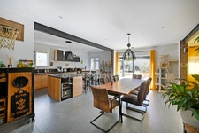 BAGNOLS-SUR-CEZE (30200) – 4 CHAMBRES – PARFAIT ÉTAT – CALME – TERRASSES – JARDIN – PISCINE CHAUFFÉE – POOL HOUSE – GARAGE