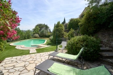 LIMOUX (11300) – MAISON D’ARCHITECTE – 5 PIÈCES – VUE PANORAMIQUE – PISCINE – GARAGE – GRAND TERRAIN CLÔTURÉ