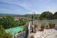 LIMOUX (11300) – MAISON D’ARCHITECTE – 5 PIÈCES – VUE PANORAMIQUE – PISCINE – GARAGE – GRAND TERRAIN CLÔTURÉ