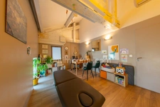 ARLES (13200) – LOCAL PROFESSIONNEL – 66 M² – 3 CABINETS – CHARME DE L’ANCIEN – PARKING – ASCENSEUR – AMÉNAGEMENT POSSIBLE