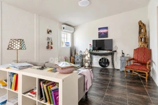 PLAISSAN (34230) – ENSEMBLE IMMOBILIER – 5 APPARTEMENTS – TERRAIN 1 055 M² – PISCINE – POTENTIEL LOCATIF