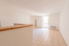 CLERMONT-L’HÉRAULT (34800) – APPARTEMENT 3 PIÈCES – 2 CHAMBRES – SÉJOUR 25M² – EXPOSITION OUEST – DPE B