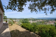 LIMOUX (11300) – MAISON D’ARCHITECTE – 5 PIÈCES – VUE PANORAMIQUE – PISCINE – GARAGE – GRAND TERRAIN CLÔTURÉ