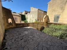 ROQUEMAURE (30150) – HÔTEL PARTICULIER – 460 M² – ÉLÉMENTS D’ARCHITECTURE ANCIENS – COUR INTÉRIEURE – GARAGE – TERRASSE – COMBLES À AMÉNAGER
