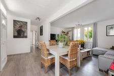 LUNEL (34400) – MAISON INDIVIDUELLE – 4 CHAMBRES – PISCINE CHAUFFÉE – TERRASSE – 2 LOGEMENTS – GARAGE