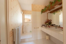 VILLENEUVE-LÈS-AVIGNON (30400) – MAISON INDIVIDUELLE – 5 PIÈCES – CALME ABSOLU – AUCUN VIS-À-VIS – PISCINE – BUREAU INDÉPENDANT