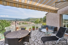 LIMOUX (11300) – MAISON D’ARCHITECTE – 5 PIÈCES – VUE PANORAMIQUE – PISCINE – GARAGE – GRAND TERRAIN CLÔTURÉ