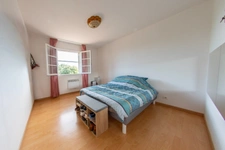 PARDAILHAN – MAISON FAMILIALE – 5 PIÈCES – PISCINE – VÉRANDA – TERRAIN CLOS 4973M² – PANNEAUX SOLAIRES – CALME – CLIMATISATION – CHAUFFAGE BOIS