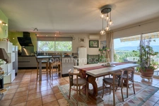 LIMOUX (11300) – MAISON D’ARCHITECTE – 5 PIÈCES – VUE PANORAMIQUE – PISCINE – GARAGE – GRAND TERRAIN CLÔTURÉ
