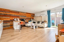 PLAISSAN (34230) – ENSEMBLE IMMOBILIER – 5 APPARTEMENTS – TERRAIN 1 055 M² – PISCINE – POTENTIEL LOCATIF