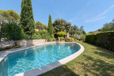 VILLENEUVE-LÈS-AVIGNON (30400) – MAISON INDIVIDUELLE – 5 PIÈCES – CALME ABSOLU – AUCUN VIS-À-VIS – PISCINE – BUREAU INDÉPENDANT