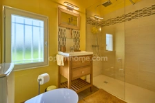 LIMOUX (11300) – MAISON D’ARCHITECTE – 5 PIÈCES – VUE PANORAMIQUE – PISCINE – GARAGE – GRAND TERRAIN CLÔTURÉ