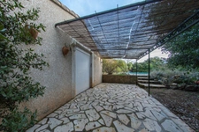 PARDAILHAN – MAISON FAMILIALE – 5 PIÈCES – PISCINE – VÉRANDA – TERRAIN CLOS 4973M² – PANNEAUX SOLAIRES – CALME – CLIMATISATION – CHAUFFAGE BOIS
