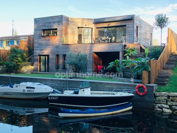 CAZAUX (33260) – MAISON CONTEMPORAINE – 5 SUITES PARENTALES – PISCINE – PROPRIÉTÉ DU CANAL – SANS VIS-À-VIS – GARAGE