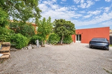 PLAISSAN (34230) – ENSEMBLE IMMOBILIER – 5 APPARTEMENTS – TERRAIN 1 055 M² – PISCINE – POTENTIEL LOCATIF