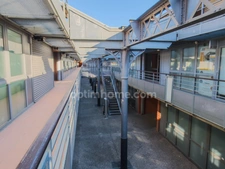 ARLES (13200) – LOCAL PROFESSIONNEL – 66 M² – 3 CABINETS – CHARME DE L’ANCIEN – PARKING – ASCENSEUR – AMÉNAGEMENT POSSIBLE