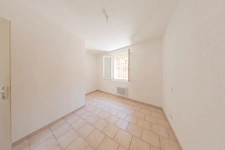 CLERMONT-L’HÉRAULT (34800) – APPARTEMENT 3 PIÈCES – 2 CHAMBRES – SÉJOUR 25M² – EXPOSITION OUEST – DPE B