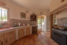 VILLENEUVE-LÈS-AVIGNON (30400) – MAISON INDIVIDUELLE – 5 PIÈCES – CALME ABSOLU – AUCUN VIS-À-VIS – PISCINE – BUREAU INDÉPENDANT