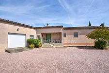 LIMOUX (11300) – MAISON D’ARCHITECTE – 5 PIÈCES – VUE PANORAMIQUE – PISCINE – GARAGE – GRAND TERRAIN CLÔTURÉ