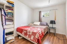 PLAISSAN (34230) – ENSEMBLE IMMOBILIER – 5 APPARTEMENTS – TERRAIN 1 055 M² – PISCINE – POTENTIEL LOCATIF