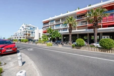 LA GRANDE-MOTTE (34280) – CENTRE VILLE – GRAND STUDIO – VUE MER – DERNIER ÉTAGE – ASCENSEUR – ENTIÈREMENT RÉNOVÉ