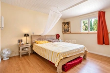 PLAISSAN (34230) – ENSEMBLE IMMOBILIER – 5 APPARTEMENTS – TERRAIN 1 055 M² – PISCINE – POTENTIEL LOCATIF