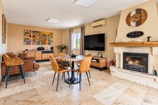 PLAISSAN (34230) – ENSEMBLE IMMOBILIER – 5 APPARTEMENTS – TERRAIN 1 055 M² – PISCINE – POTENTIEL LOCATIF