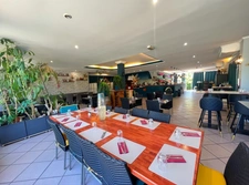 À vendre Fonds de commerce restaurant SAINT-JEAN-DE-VEDAS – de 500 m² avec terrain clôturé de 3000 m² avec possibilité de rachat des murs