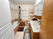 3-bedroom house with a garden and trees - Garage that could be converted into a 3rd bedroom - Fontcaude district, Juvignac (Montpellier)