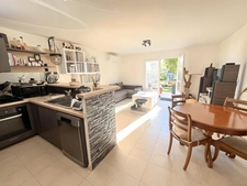 3-bedroom house with a garden and trees - Garage that could be converted into a 3rd bedroom - Fontcaude district, Juvignac (Montpellier)