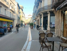MONTPELLIER Rue du Fg du Courreau Commercial premises.