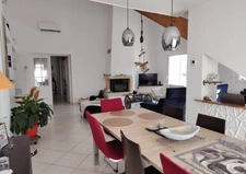 Appartement - villa 130 m², jardin 150 m², terrasse - balcon 25 m²