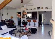 Appartement - villa 130 m², jardin 150 m², terrasse - balcon 25 m²