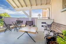 Appartement - villa 130 m², jardin 150 m², terrasse - balcon 25 m²