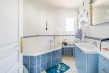 Appartement - villa 130 m², jardin 150 m², terrasse - balcon 25 m²